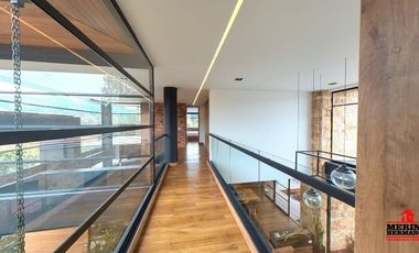 casa en arriendo en loma del escobero. Cod A5022