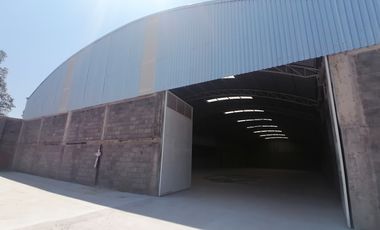 Conjunto Privado de Naves Industriales en renta a la salida Pátzcuaro  $70 x m2