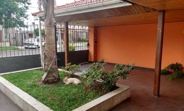 Casa en venta Banfield. Ideal dos familias