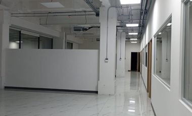 Local comercial en Renta 1570 m2 en Periferico Sur.