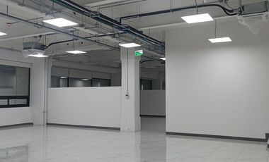 Local comercial en Renta 1570 m2 en Periferico Sur.