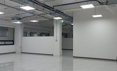 Local comercial en Renta 1570 m2 en Periferico Sur.