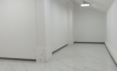 Local comercial en Renta 1570 m2 en Periferico Sur.