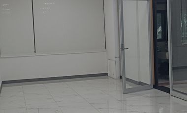 Local comercial en Renta 1570 m2 en Periferico Sur.