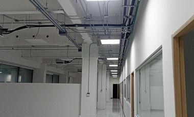 Local comercial en Renta 1570 m2 en Periferico Sur.