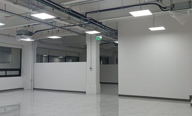 Local comercial en Renta 1570 m2 en Periferico Sur.