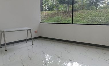 Local comercial en Renta 1570 m2 en Periferico Sur.