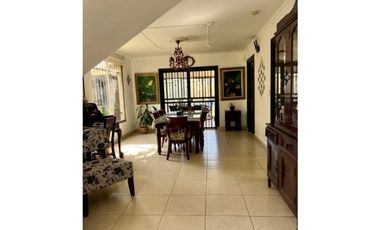 ALQUILO/VENDO HERMOSA CASA EN CONDADO DEL REY $650,000