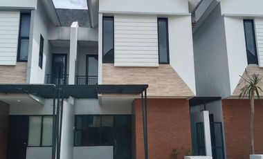 Rumah Strategis 5 Menit ke RSUD Kota Bogor 2 Lantai Siap KPR J-38943
