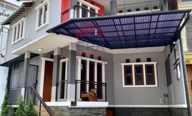 Rumah bersih terawat siap huni full furnished Setraduta Permai M3