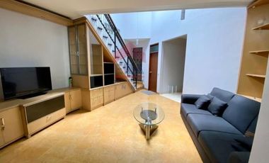 Rumah bersih terawat siap huni full furnished Setraduta Permai M3