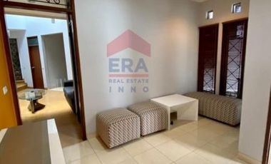 Rumah bersih terawat siap huni full furnished Setraduta Permai M3