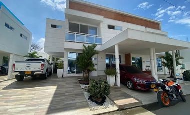 casa en venta en las mercedes. Cod V17554