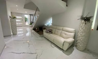 casa en venta en las mercedes. Cod V17554