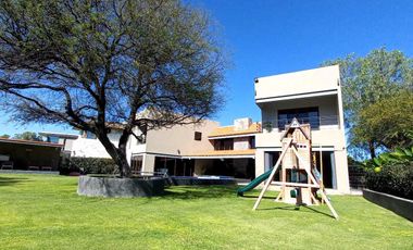 RENTA DE CASA CON ALBERCA EN BALVANERA GOLF POLO COUNTRY CLUB