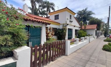 Ramos Mejia - Castelli 424 - Casa 5 Amb Solo Alquiler USO Comercial