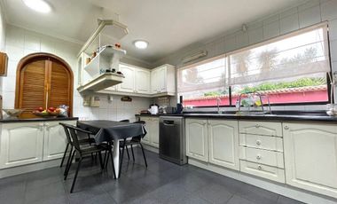 Gran Casa en Calle Dinamarca