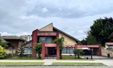 Gran Casa en Calle Dinamarca