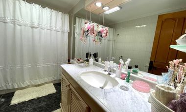 Gran Casa en Calle Dinamarca