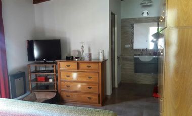 Roland Ross 7800 -  Bº Quintas de Arguello.