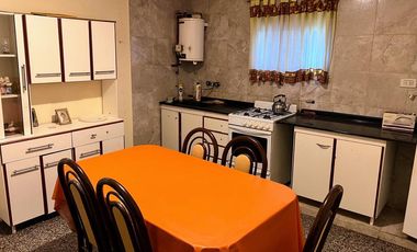 Casa en venta - 2 Dormitorios 1 Baño - Cochera - 469Mts2 - Saladillo