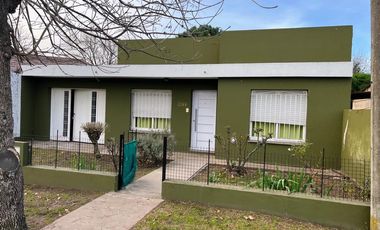 Casa en venta - 2 Dormitorios 1 Baño - Cochera - 469Mts2 - Saladillo