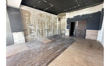 SE ARRIENDAN LOCALES COMERCIALES EN LA REINA