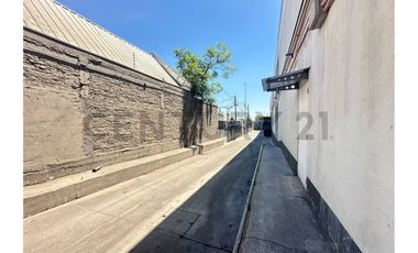 SE ARRIENDAN LOCALES COMERCIALES EN LA REINA