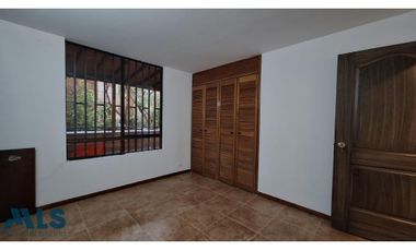 Apartamento con terraza para la venta en El Poblad...(MLS#245508)