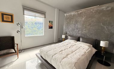 Casa en VENTA en marfil de estilo moderno con vista y acabados de lujo