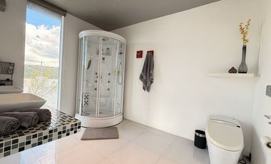 Casa en VENTA en marfil de estilo moderno con vista y acabados de lujo