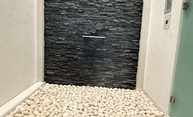Casa en VENTA en marfil de estilo moderno con vista y acabados de lujo