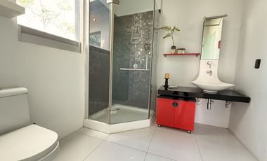 Casa en VENTA en marfil de estilo moderno con vista y acabados de lujo