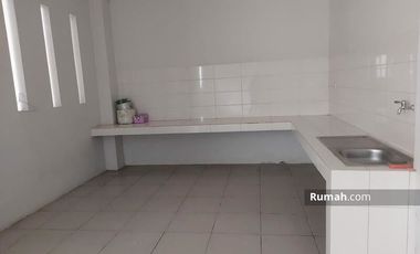 Dijual Rumah Dengan Tanah Yang Luas