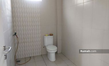 Dijual Rumah Dengan Tanah Yang Luas