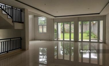 Dijual Rumah Dengan Tanah Yang Luas