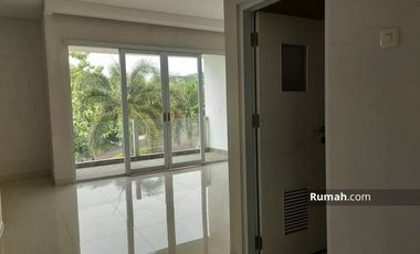 Dijual Rumah Dengan Tanah Yang Luas