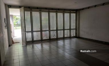 Dijual Rumah Dengan Tanah Yang Luas