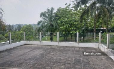 Dijual Rumah Dengan Tanah Yang Luas