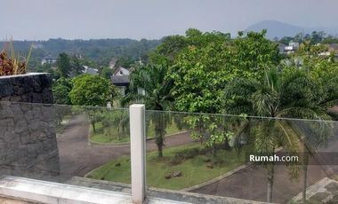 Dijual Rumah Dengan Tanah Yang Luas