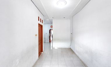 Rumah Luas SHM 9 Menit ke Pintu Tol Kebon Jeruk 2 Dibantu KPR J-40195