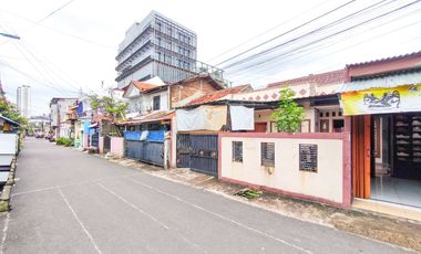 Rumah Luas SHM 9 Menit ke Pintu Tol Kebon Jeruk 2 Dibantu KPR J-40195