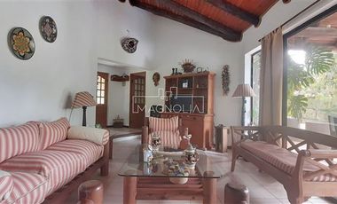 Casa en venta de 4 dorm. en Las Cabras