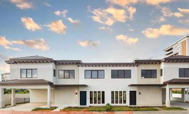 Casas en Venta en Santa María, The Woods (LM)