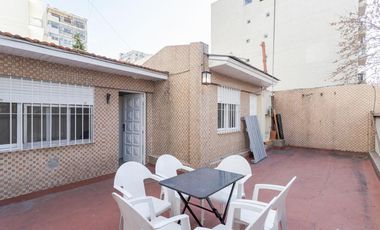 Muñiz al 400 - Almagro // VENTA: Casa de 4 dormitorios