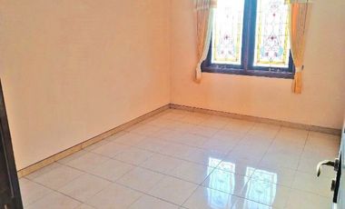 Rumah Bagus 2 Lantai Luas 250 di PBI Araya kota Malang