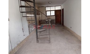 Venta De Casa Como Terreno!! Excelente Oportunidad Para Desarrollo Inmobiliario En Santiago De Surco