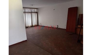 Venta De Casa Como Terreno!! Excelente Oportunidad Para Desarrollo Inmobiliario En Santiago De Surco