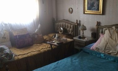 Departamento de 5 ambientes, en buen estado.