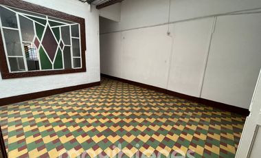 casa en arriendo en manrique central 1. Cod A65633